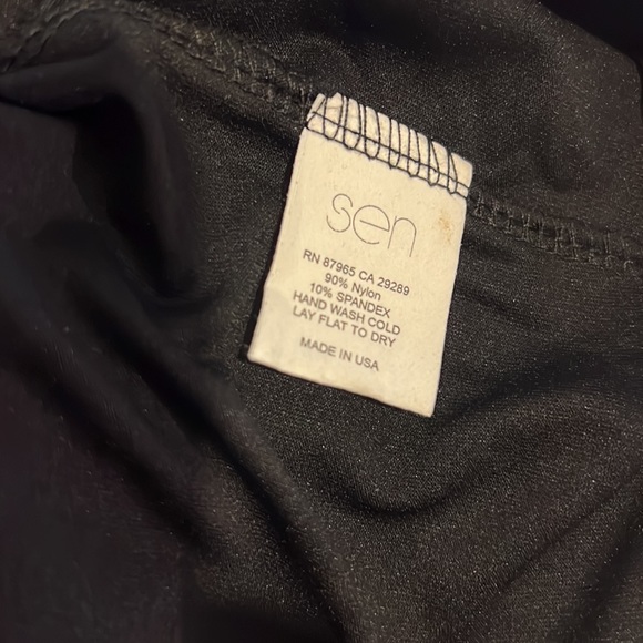 NWT sen Rouched One-Shoulder Top - Picture 4 of 4